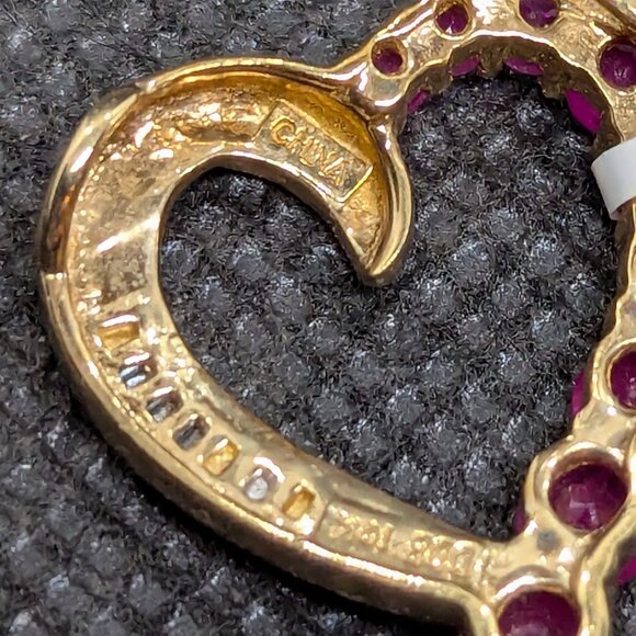 Heart Ruby and 10k Yellow Gold with diamond accents - natural authentic stones - Picture 4 of 7